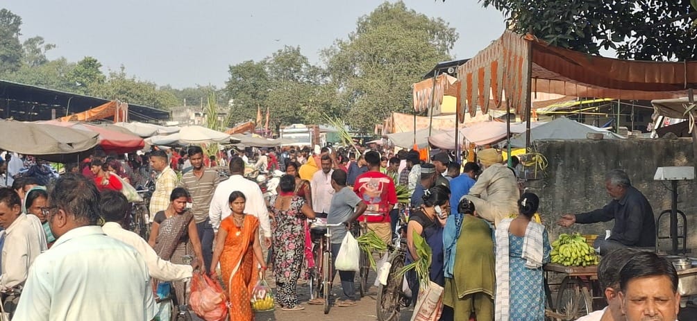 Ghats ready for Chhath festival, offerings to the setting sun today