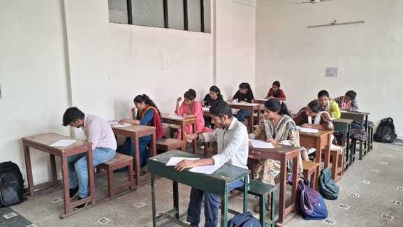701 out of 1,570 seats vacant in Nehru College
