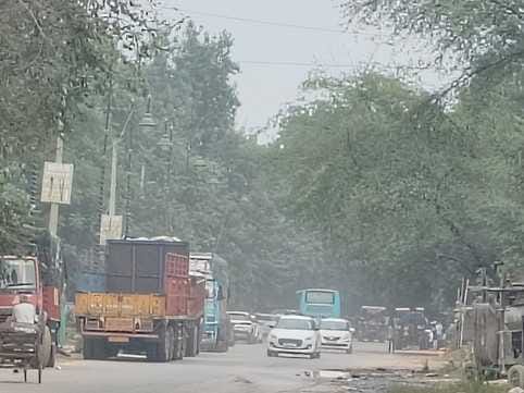 AQI 329, district unable to come out of red zone