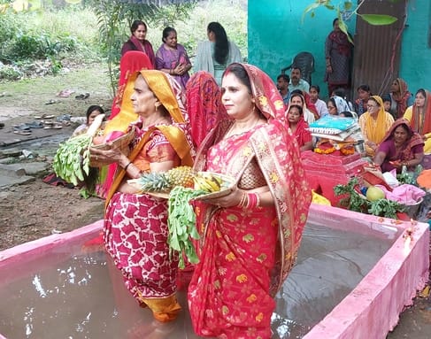 Chhath festival: Fasting women offered prayers to the setting sun