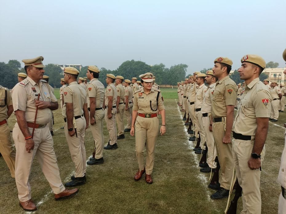 SP inspected the general parade.