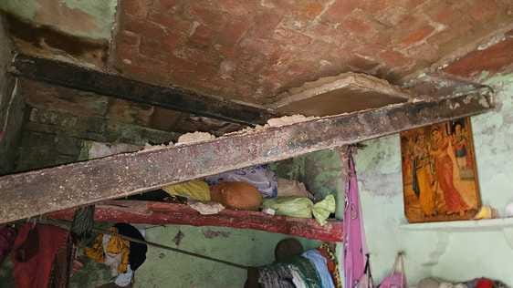 A dilapidated roof of a house collapsed, killing a child and injuring four others.