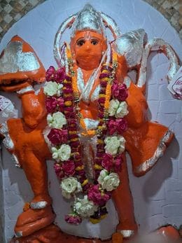 Rituals performed in Balaji temples, Chola offered on the statues of Hanumanji