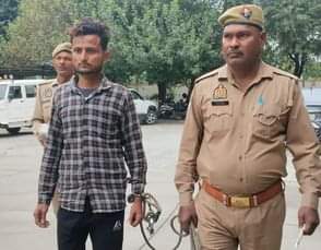 फोटो09सहावर के युवक जिया अहमद की हत्या के आरोपी फैसल पुलिस हिरासत में ।स्रोत:पुलिस मीडिया स