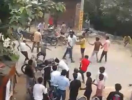 In Gorakhpur, AK-47 and Red Gang fired bullets at each other, seven injured