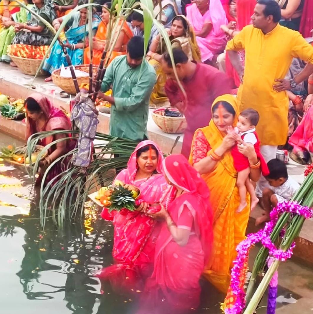 Women observing fast offered prayers to the setting sun