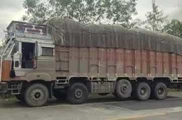 A horrific road accident on National Highway 30, bike rider dies on the spot after being hit by a truck.