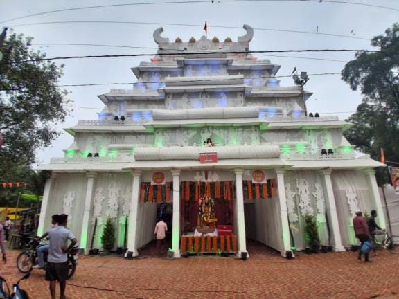 Statues of Lord Surya and Chhath Maiya were made at a cost of five lakh rupees.