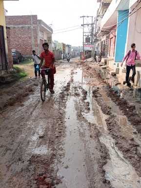 People are troubled due to potholes on the road from Garhi Kalanjari to Hindon River Bridge.