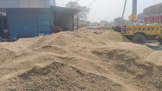 Commission of Rs 10 per vehicle for weighing at private weighbridges