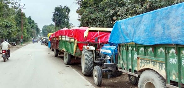 Tokens for trolleys were not cut in Puwaiyan and Banda Mandi.