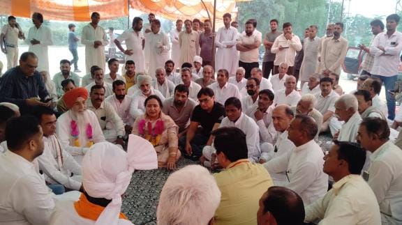 Chautala distributary dispute settled, protest ended, instructions given to restore the size of canal mogas to original and ensure water reaches the tail end.