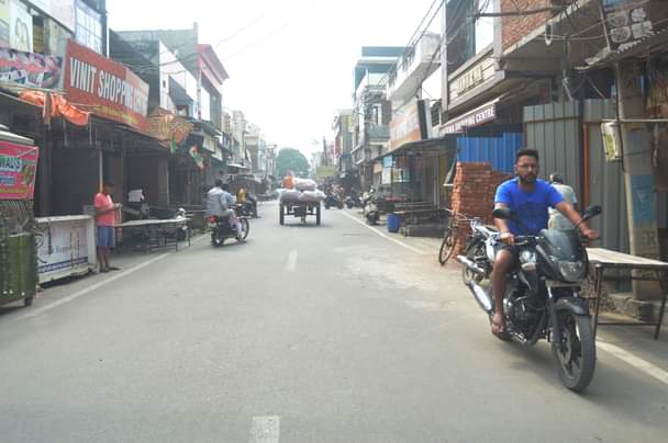 Central Market demolition: Life is returning to normal, shop signs are placed in the rubble, shopkeepers have
