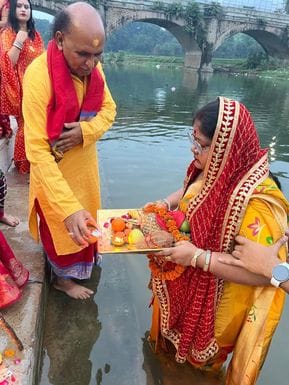 With the rising sun, pray to Chhathi Maiya, may happiness and prosperity be found in every house...