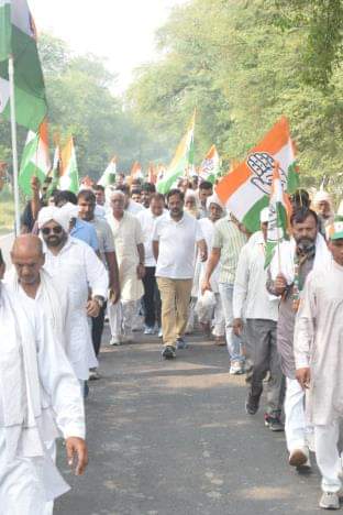 आदमपुर में सदभाव यात्रा निकालते पूर्व सांसद बृजेंद्र सिंह । 