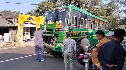 HRTC bus's hydraulic door jammed, passengers unable to board