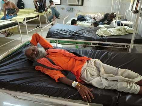 Leave alone washed sheets, patients had to bring pillows from home.