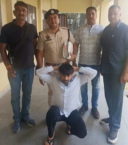 The police department is eliminating the fear of criminals by making them wear Ghagra and shave their heads.