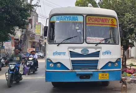 The bus stand for the roadways bus going from Gannaur to Sonipat has been changed, now the facility will be available near the Model Sanskriti School.
