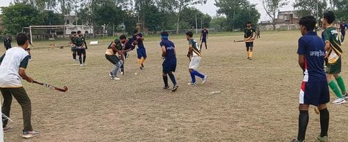 Charkhari won the winning trophy by defeating Srinagar in hockey