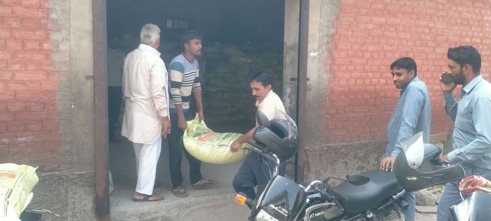 Sale of 150 DAP fertilizers at Mahendragarh government fertilizer sales center
