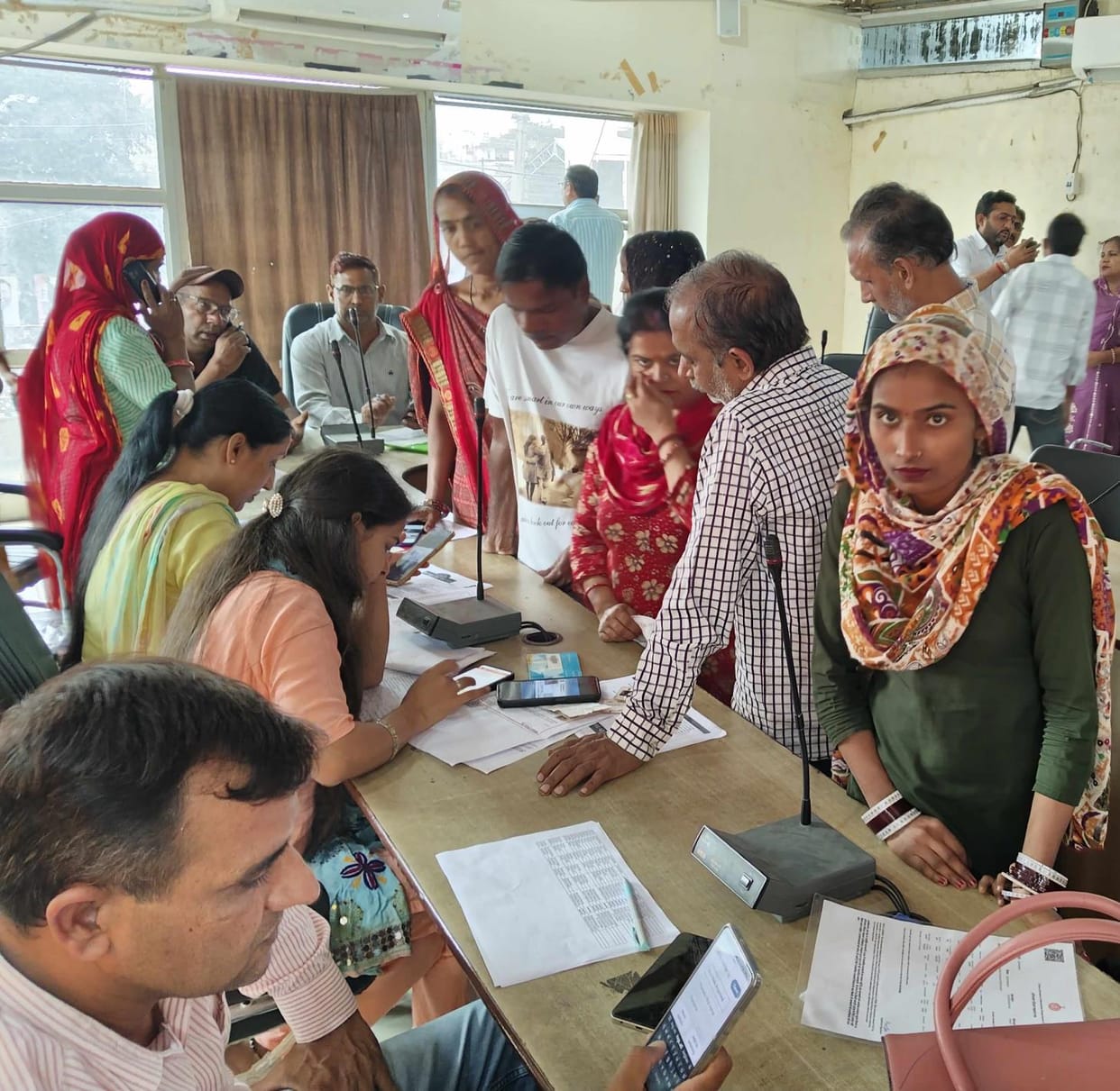Officials are calling to apply for the Ladoo Lakshmi scheme, women said they neither have electricity bills nor domicile