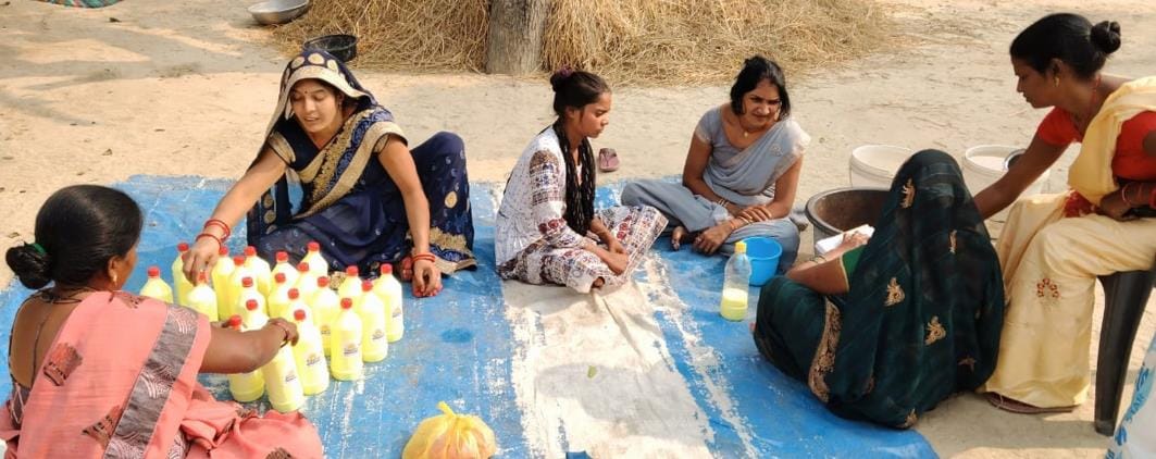 Meena Devi became self-reliant by doing self-employment