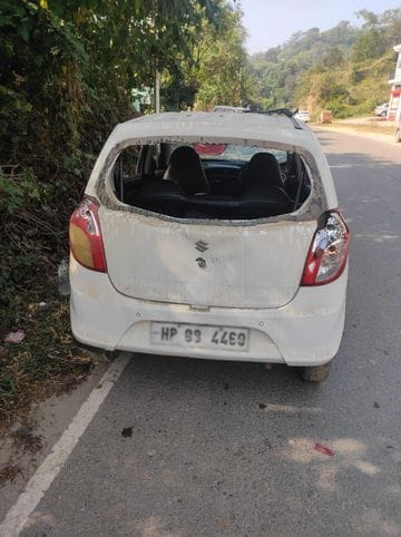A bloody clash broke out in broad daylight in Jhanduta, with sticks and sharp weapons being used openly.