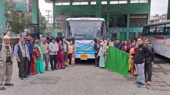 The first group left for Badrinath Dham.