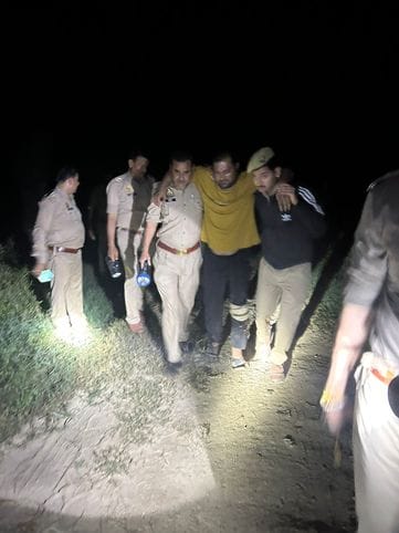 A history-sheeter with a reward of Rs 25,000 was injured in an encounter.
