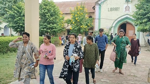 Candidates arrived at the examination hall wearing smartwatches, but the principal made them remove them.