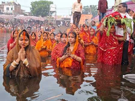 The 36-hour Nirjala fast was completed by offering prayers to the rising sun.