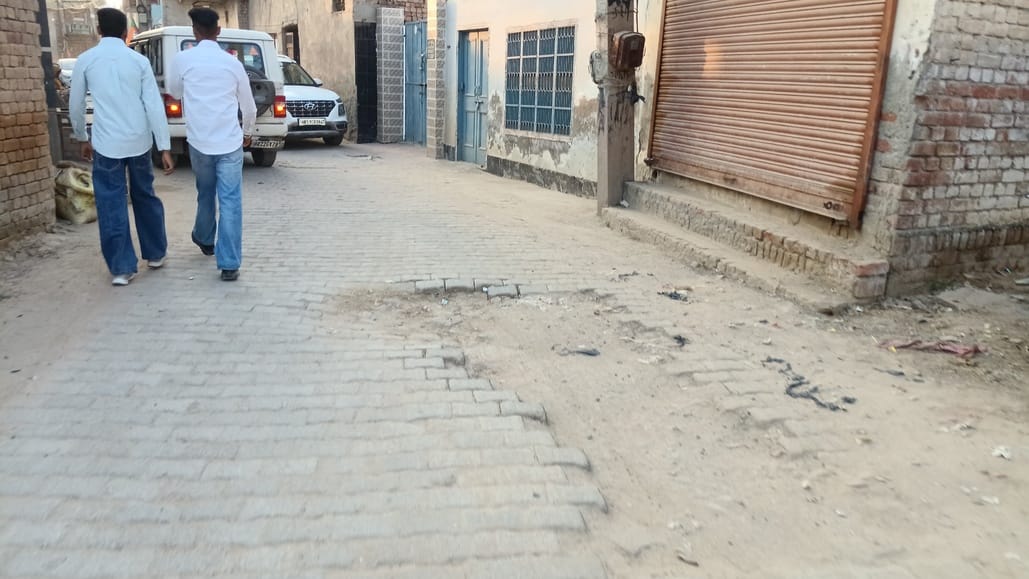 The CM's convoy reached the residence of the BJP district president after facing setbacks.