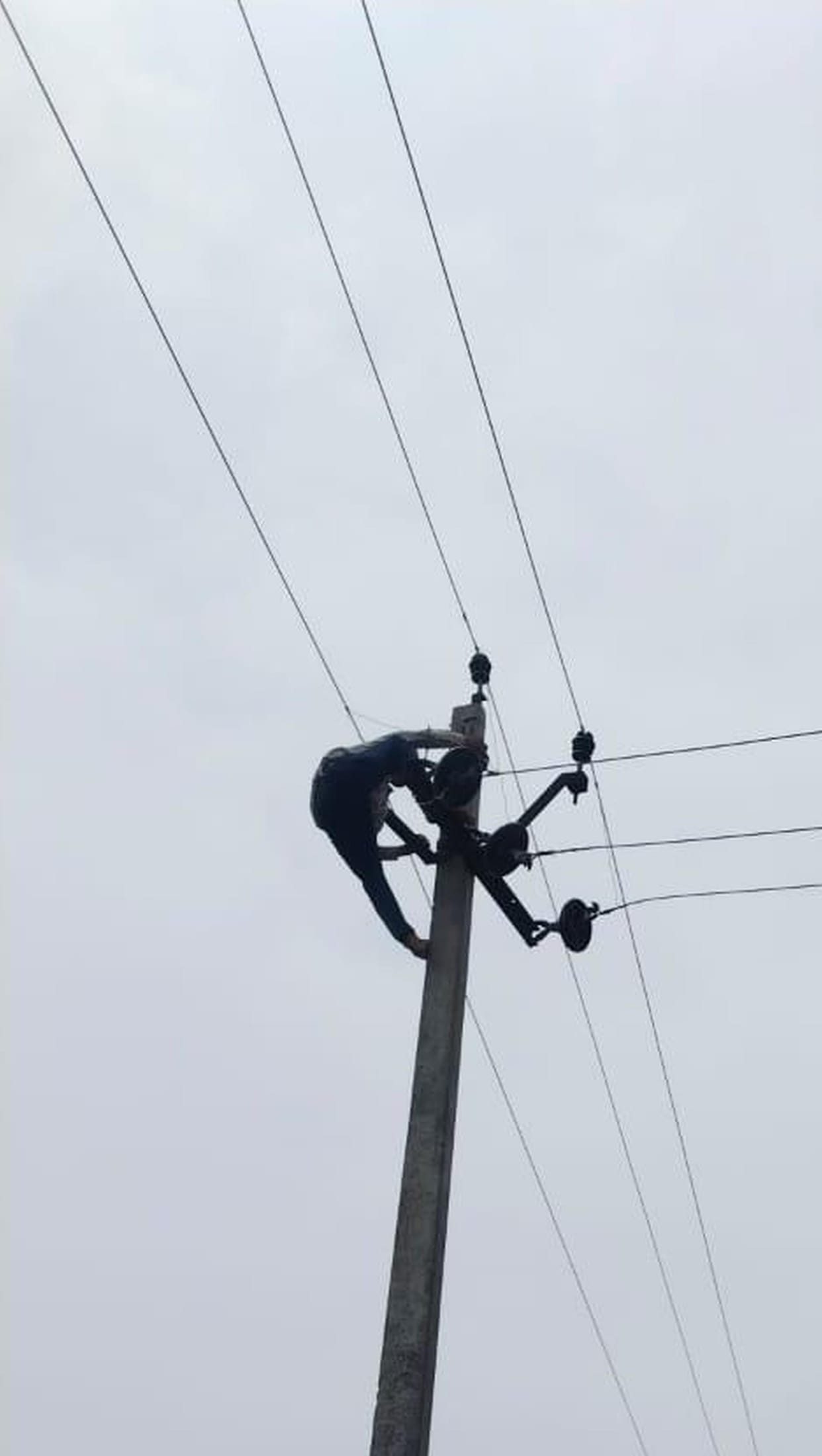 Fault in high tension line of two sub-stations, 50 thousand population affected