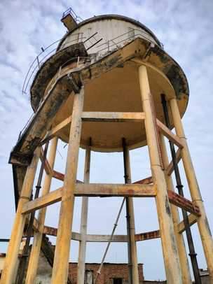 फोटो- 02 नगर में बनी पानी की टंकी।संवाद