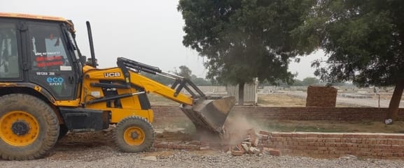 DTO bulldozer runs on illegal colony in Patuhera