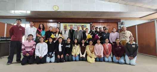 कुल्लू कॉलेज में केंद्रीय छात्र परिषद  की कार्यकारिणी ने ली शपथ। स्त्रोत कॉलेज।