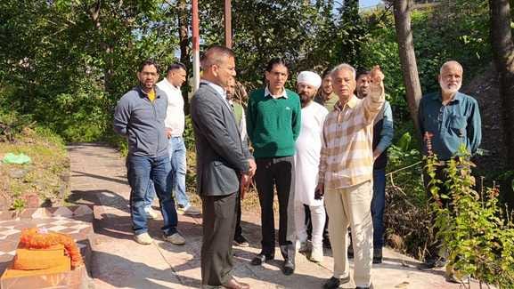 MLA inspected the arrangement of additional parking