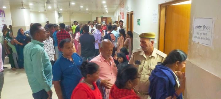Medical College: Pushing and shoving to see the doctor first