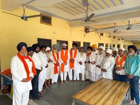 Nagar Kirtan Yatra reached Neem Sahib, Surjewala welcomed them.