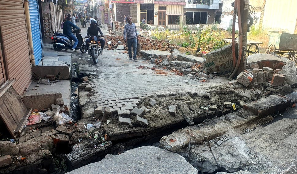 40-year-old encroachment to be removed from Shardanagar, traders disagree