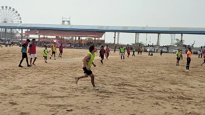 पुष्कर मेले में रोमांचक फुटबॉल मुकाबले में स्थानीय टीम की जीत।