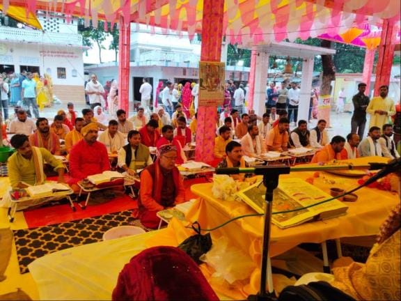 The description of the divine pastimes of God is found in the Bhagavata.