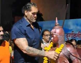 The Great Khali arrived in Mandla after paying homage to Rani Durgavati, said stay away from drugs