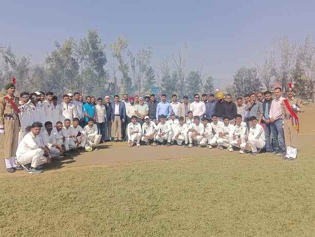 सरकारी पीजी कॉलेज राजोेरी में अंतर-कॉलेजिएट क्रिकेट पुरुष टूर्नामेंट 2025 का शुभारंभ फोटो
