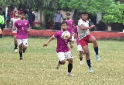 Gorakhpur News: Football: Gautam Sporting and KPS Club registered victory