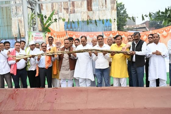 Crushing season begins at Daurala and Sakauti sugar mills