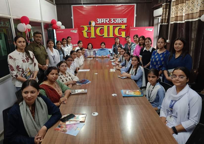 अमर उजाला की ओर से आयोजित कैंसर पर जागरूकता कार्यक्रम। संवाद