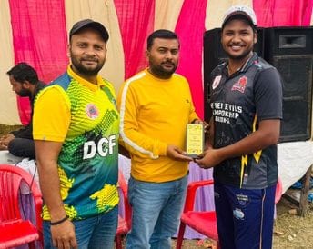 Royal Blue defeated Mehmood Nagar team