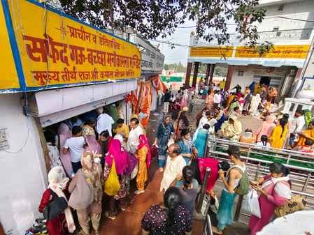 Devotees offered prayers at the Gau Bachha Temple